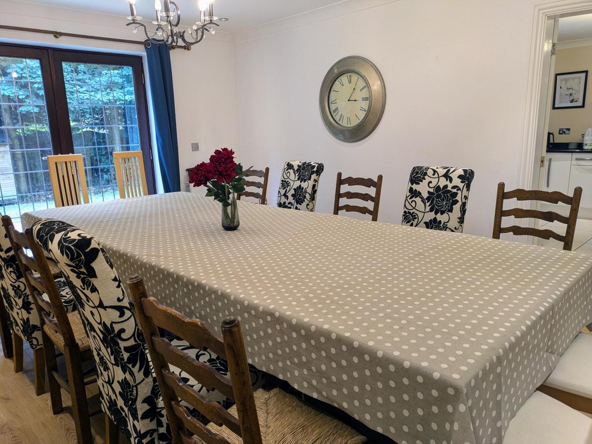 Spacious Home For Large Families And Contractors Вулвергемптон Екстериор снимка